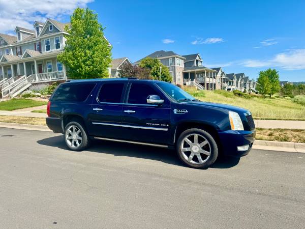 2008 Cadillac Escalade ESV - AWD - Great for big families - $7,500 (Castle Rock)63619738055425121