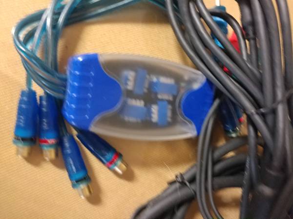 Video patch cable various connections even small USB and vga 1