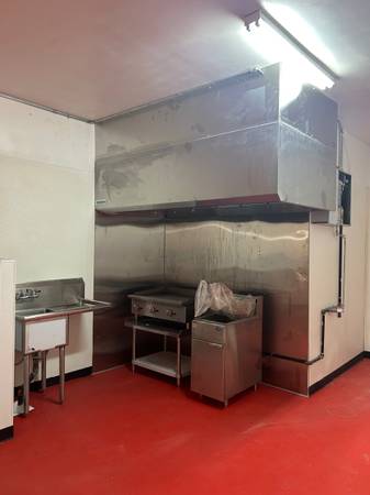 $4,000 / 6400ft2 - 6500ft2 - Ready for New Business Restaurant/Store/Event Center (Waterford)63654929036673122