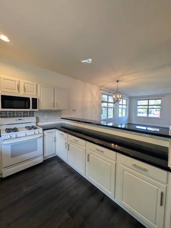 $2795.00 / 3br - 1428ft2 - Charming 3 Bed, 2.5 Bath Single Family Home in Sultan, WA - Available63934289504643124
