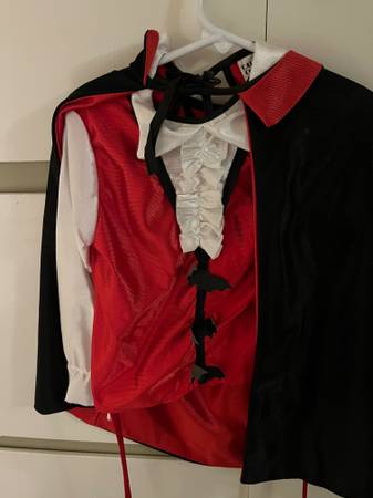 Kids Dracula costume 1