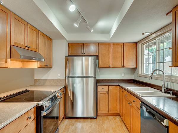 $525,000 / 3br - 1448ft2 - Updated Ranch w/ Primary on Main | New Paint, Appliances, Pellet Stove (Vancouver)64297997456003123