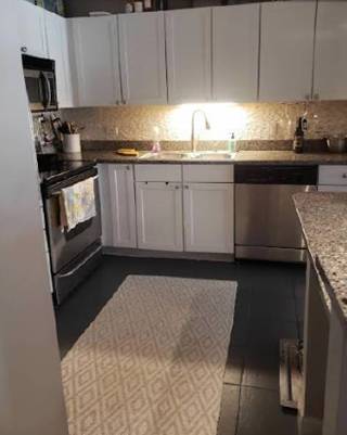 $2,450 / 1br - Short-Term, Furnished, Dog-Friendly One Bedroom - Great for Travel RNs (River North)63898732385666123