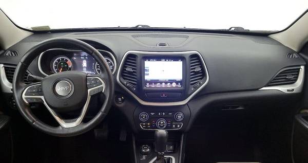 Jeep Cherokee Limited Sports Utility 2016 - $7,000 (Stanford)63486953322369122