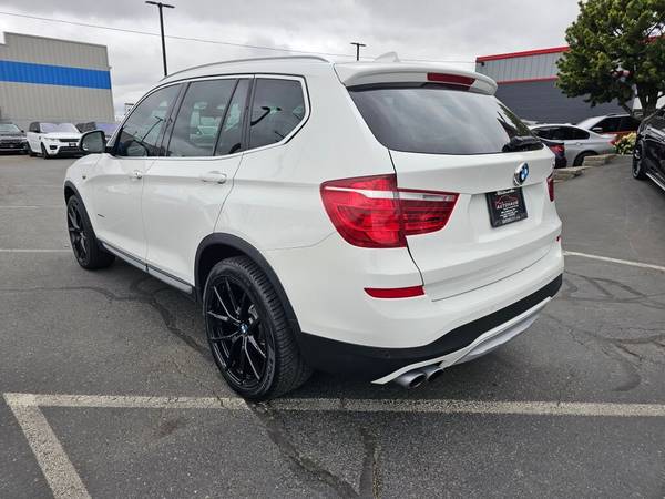 2015 BMW X3 xDrive28i - $14,850 (Lujo de segunda mano)63472440303361122