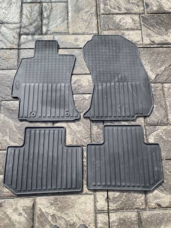 Subaru Forester 2016 Factory Mats 1