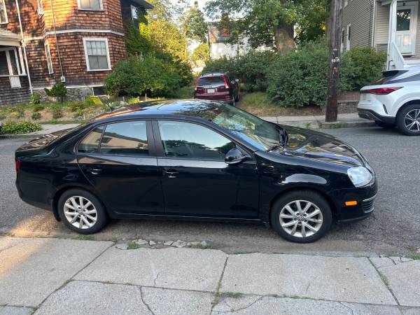 2010 vw jetta se 2.5 transmisión manual de 5 velocidades 121k funciona genial ! - $2,200 (medford)63654727256963121