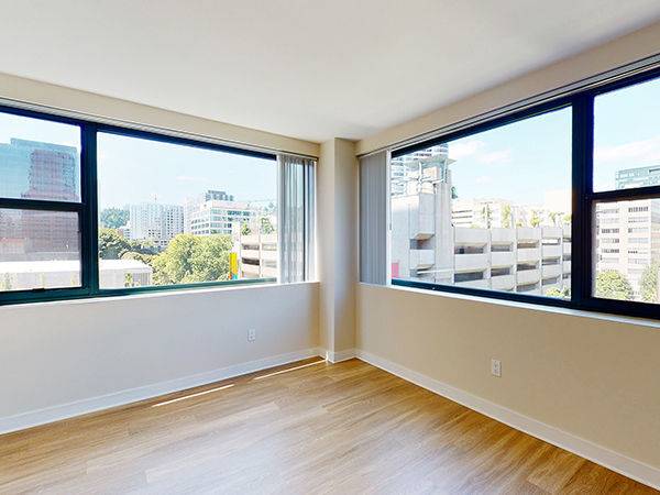 $1,668 / 1 dormitorio - 726 pies² - Viviendas de 1 y 2 dormitorios en el centro - ¡A solo 3 cuadras del frente de agua!63831681846913121