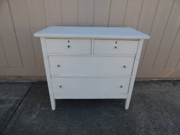 Antique Dresser (4 drawer) 1