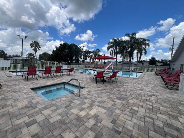 $95 Escape the Snow for Florida Sunshine (Zephyrhills, FL)63925203291522120