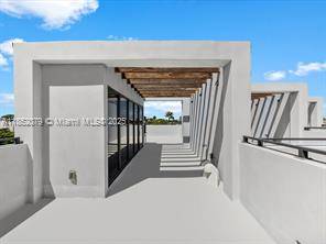 $6,000 / 3br - 1600ft2 - Brand New Amazing 3 Story 3BR/3BA Townhome with a Private Pool (MIAMI BEACH)64049454361858123