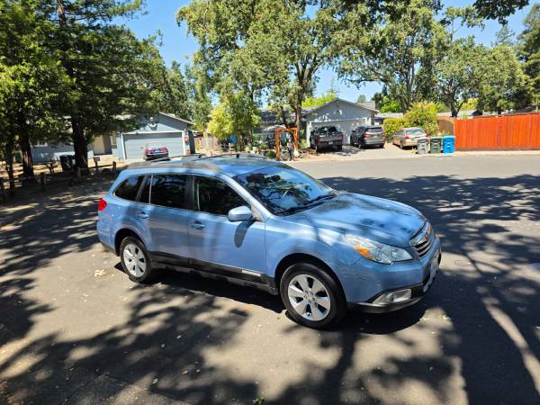 2011 Subaru outback AWD - $4,900 (santa rosa)63624035331459121