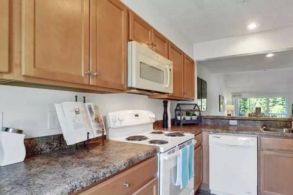 $1,474 / 1br - 900ft2 - Now showing! Gorgeous 900 Sq Ft 1 bed, 1 bath! Wonderful deal! (Richmond)64027112214403123