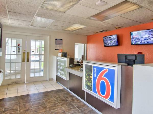 $450 / 1br - Fast WiFi , Front Desk Service, Cable TV, Pool > Amazing Per Week Rate (Sacramento South & Elk Grove)63961337217795122