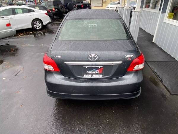 Sedán Toyota Yaris 4D 2007 - $4,995 (_Toyota_ _Yaris_ _Sedan_)63622830416515123