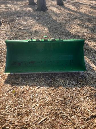 John Deere Loader Bucket 1
