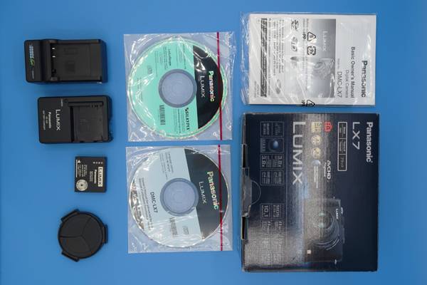 Pana LUMIX DMC-LX7-box 1