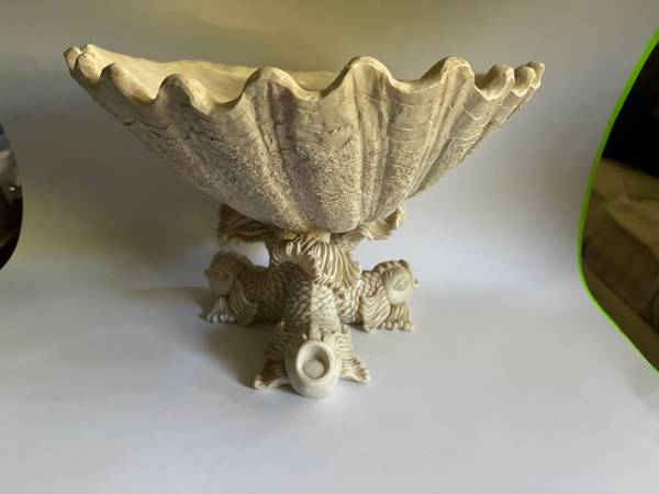 Small Shell Shaped Birdbath/Decorative Bathroom Soap Display 1