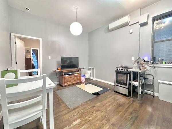 $3,000 / 2br - 🔥ABSOLUTE BUSHWICK STEAL🔥 PRIVATE BACKYARD!!! 🌳 (Brooklyn)63788457218817121