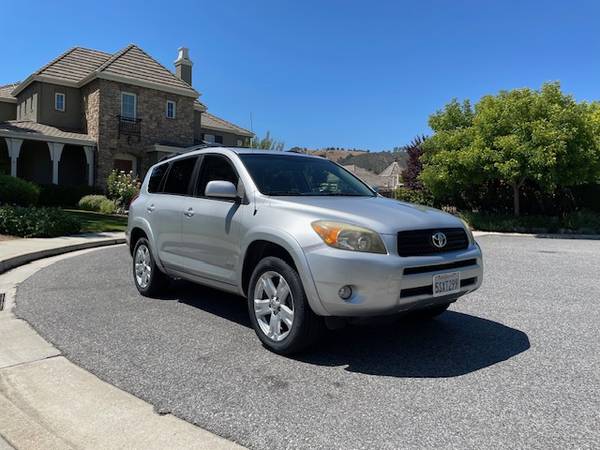 2006 Toyota Rav4 + Clean Title in Hand + Smogged - $5,995 (morgan hill)63617805719937122