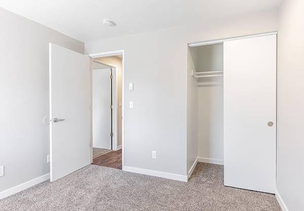$1,595 / 2br - 995ft2 - Breakfast Bar, Sparkling Swimming Pool, Pet Friendly (Portland)63956648705410122