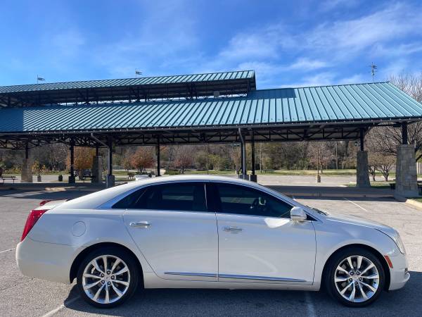 Cadillac XTS 2015 (tracción en las cuatro ruedas, cámara de reversa) - $10,600 (Merriam)63621941799425121