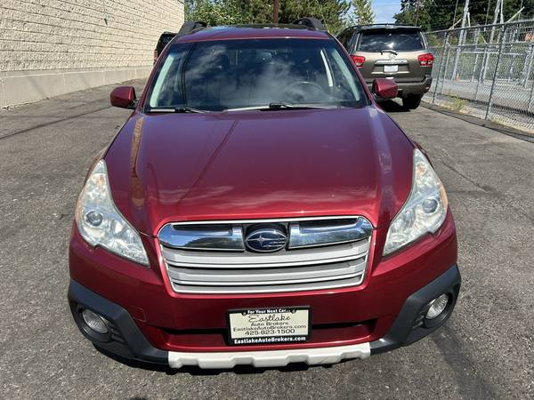 2014 Subaru Outback 2.5i Limited AWD --Clean title, Leather, Low Miles - $14,995 (kirkland)63623640860801121