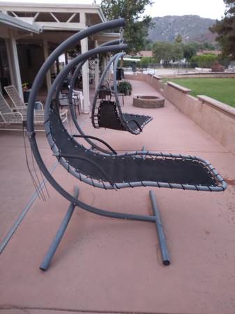 2 Lounge chairs SWINGING 1