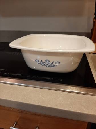Corning Ware Cornflower Blue 4Q casserole 1