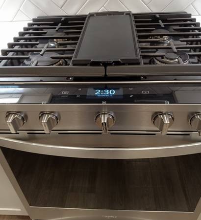 Whirlpool Gas range 1