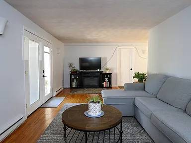 $950 / 4br - Beautifully remodeled 4-bedroom, 2-bathroom ranch-style home (Plattsburgh, NY)63659532895619121