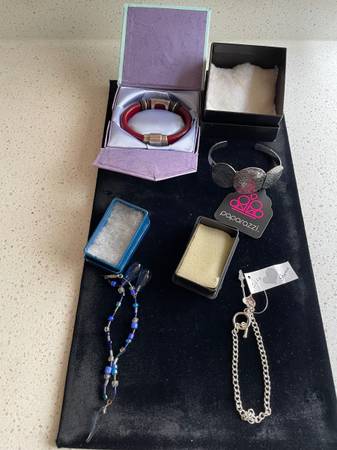 BRACELETS 1