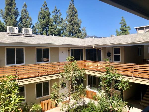 $2,245 / 1br - 708ft2 - Refrigerador, Estacionamiento Cubierto, Aire Acondicionado (296 N Oakland Ave, Pasadena, CA)63700919986689122