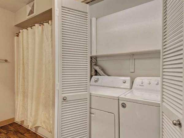 $1,695 / 1hab - 698ft2 - Depósito de $99: Vida elevada con balcón y centro de fitness (North Tabor)63672654014849124
