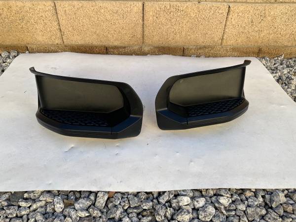 Chevy Silverado Bumper Step Insert, Bumper End Insert 1