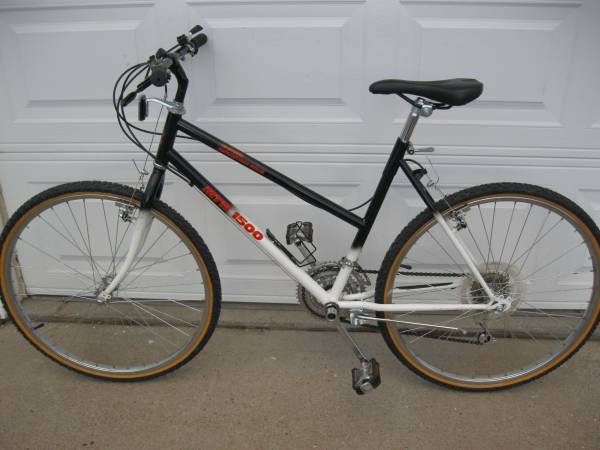 Nice, Clean, Two-Tone Old School Mountain Bike 1