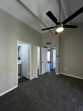 $1,325 / 2br - 964ft2 - Private Balcony, Close to 101, I-17, SR-51, Vinyl Plank Flooring (Phoenix)64024993920770122