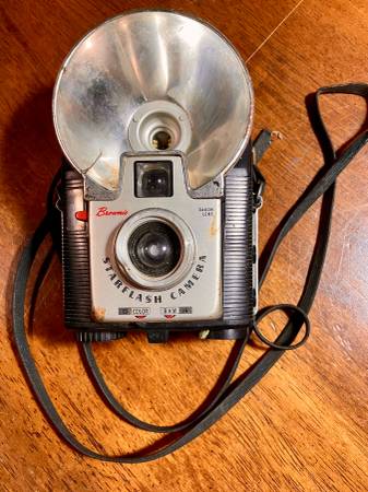 Kodak Brownie Starflash Camera from the 1950s 1