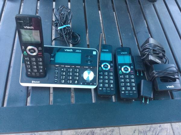 Vtech 3-Handset Cordless Phone IS7256-3 1