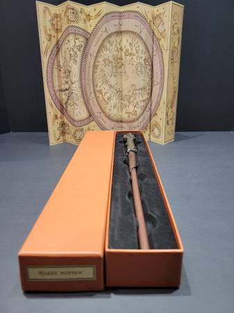 Harry Potter's Wand Wizarding World of Harry Potter Hogsmeade Map NIB 1