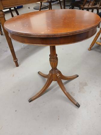 Mid-Century Vintage Duncan Phyfe End Table 1