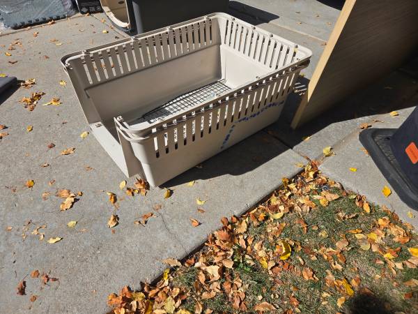 Pet crate 1
