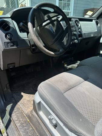 F-150 de 2011 con cama de 8 pies - $5.000 (Hingham)63624473728771123
