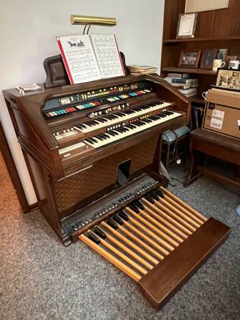 Hammond Organ 1