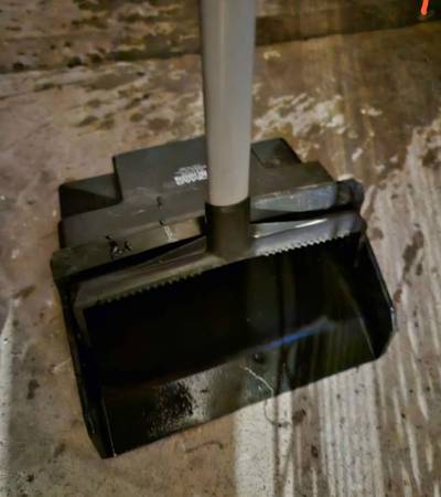 Trash pan used great condition $10 1