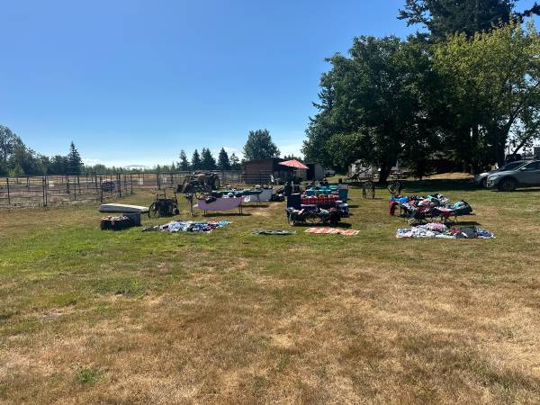 Yard Sale 551 E Smith (Bellingham)636134996166411226