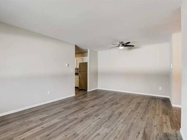 $1,071 / 2br - ¡Bienvenido a casa en Roberts Manor! **¡$300.00 de descuento el primer mes!** (Appleton WI)63845965855745124