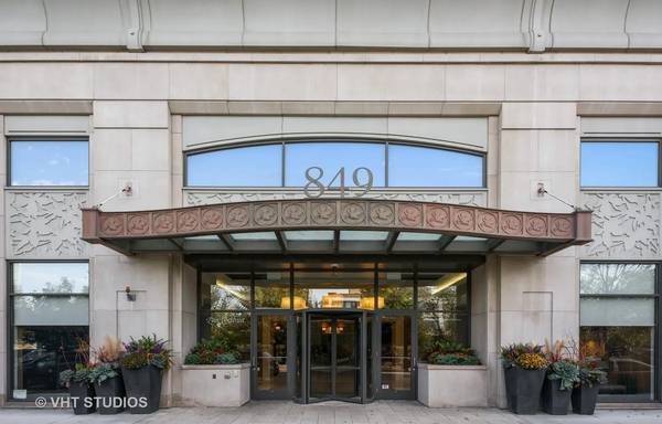 $2,250 / 1br - 750ft2 - LARGE 1 BED 1 BATH CONDO (849 North Franklin Strt, Unit 1205, Chicago, IL)63960010835202120