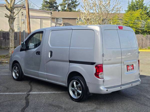 2017 Nissan NV200 SV 4dr - Photo 5