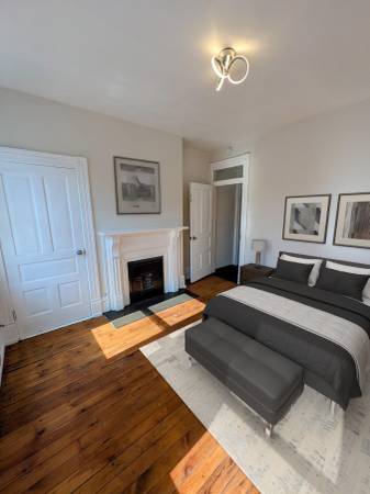 $375,000 / 2br - A Beautiful Red-Brick Townhome For Sale in Lawrenceville- Plummer64013373620993121